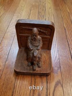 Art populaire en bois rare, cordonnier sculpté à la main par André Bourgault, signé