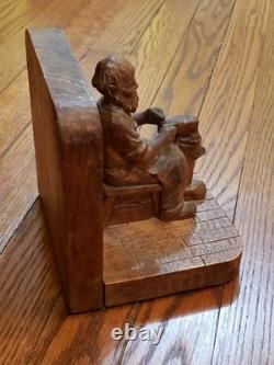 Art populaire en bois rare, cordonnier sculpté à la main par André Bourgault, signé