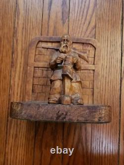 Art populaire en bois rare, cordonnier sculpté à la main par André Bourgault, signé
