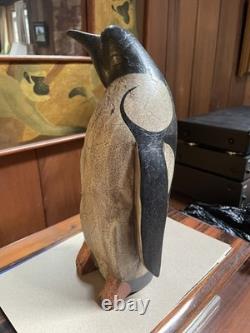 Art populaire en bois sculpté de manchot vintage