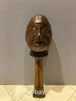 Art populaire européen ancien en bois sculpté - casse-noix figuratif/casse-noix