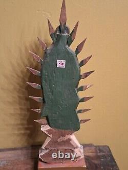 Art populaire mexicain vintage Santos en bois sculpté de Guadalupe, Vierge catholique religieuse