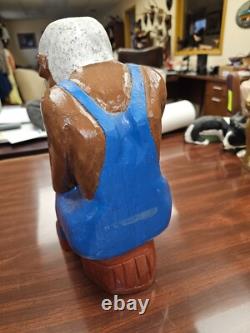 Art populaire outsider, sculpture sur bois, Joe McCuaig, Afro-Américain se reposant