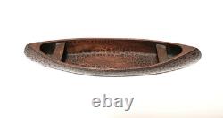Art populaire primitif original ancien : canoë en bois sculpté amérindien avec patine