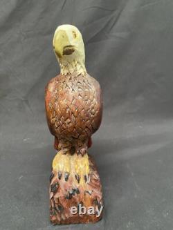 Art populaire vintage Aigle sculpté par un carver AR inconnu Bois sculpté 9 Americana 2 sur 3