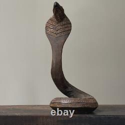 Art populaire vintage cobra en bois sculpté à la main