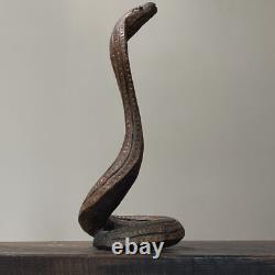 Art populaire vintage cobra en bois sculpté à la main