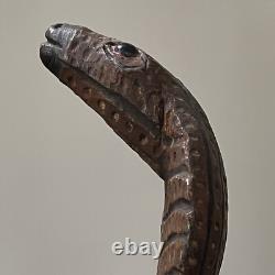 Art populaire vintage cobra en bois sculpté à la main