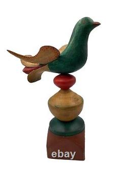 Art populaire vintage de Pennsylvanie, sculpture sur bois, oiseau peint sur socle, signé C-VP, vers 1998