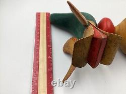 Art populaire vintage de Pennsylvanie, sculpture sur bois, oiseau peint sur socle, signé C-VP, vers 1998