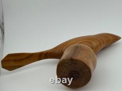 Art populaire vintage sculpté en bois de butternut signé Evelyn E Yonkin