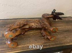 Art populaire vintage, sculpture sur bois de acajou sculptée à la main d'un chien de chasse Colvert Cocker