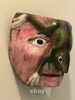 Artisanat populaire mexicain - Masque en bois sculpté à la main avec nez de grenouille