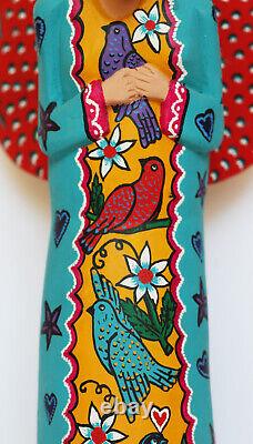 Artisanat populaire mexicain d'Oaxaca, ange en bois sculpté et peint de style vintage, mesurant 15 pouces de haut.