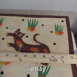 BOÎTE EN BOIS CARVÉE GRAND FORMAT AVEC CHATS EN ART POPULAIRE PRIMITIF VINTAGE Peinte à la main 19×9×10