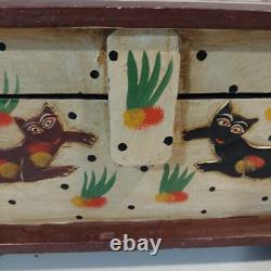 BOÎTE EN BOIS GRAND MODELE SCULPTÉE AVEC DES CHATS D'ART POPULAIRE PRIMITIF VINTAGE Peinte à la main 19×9×10