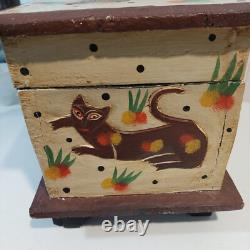 BOÎTE EN BOIS GRAND MODELE SCULPTÉE AVEC DES CHATS D'ART POPULAIRE PRIMITIF VINTAGE Peinte à la main 19×9×10