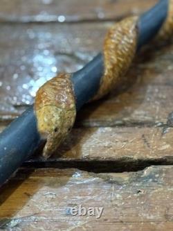 Bâton de marche ancien. Art populaire. Bois sculpté à la main vintage américain.