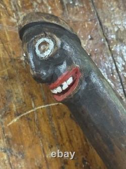 Bâton de marche d'art populaire antique en bois sculpté avec poignée en bois sculpté des Afro-Américains