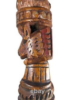 Bâton de marche en bois sculpté à la main de style tiki aztèque vintage avec visage d'oiseau de tribu - Art populaire