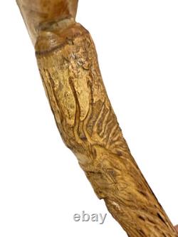 Bâton de marche en bois sculpté à la main esprit de sorcier 46 T poignée art populaire unique