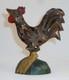 Belle Coq En Bois Folklorique Sculpté à La Main Et Peint De 1993 Par Jonathan Bastian