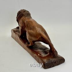 Belle grande sculpture en bois d’acajou de 18 pouces, lion sculpté à la main, art folklorique vintage.