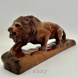 Belle sculpture en bois de mahogany de lion folklorique, grande et sculptée à la main, 18 pouces.