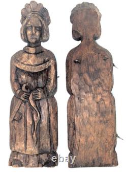 Boîte à clés suspendue en bois sculpté d'art populaire antique, figurine de femme avec clé<br/>