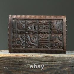 Boîte à pieds en art populaire sculptée à la main vintage