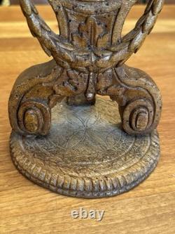 Boîte de montre sculptée en bois, art populaire du XVIIIe siècle