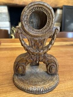 Boîte de montre sculptée en bois, art populaire du XVIIIe siècle