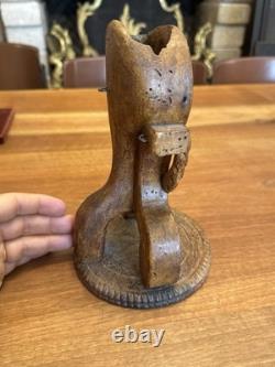 Boîte de montre sculptée en bois, art populaire du XVIIIe siècle