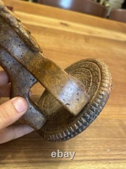 Boîte de montre sculptée en bois, art populaire du XVIIIe siècle