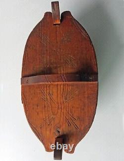 Boîte en bois cintré nordique en art populaire primitif antique sculpté Tine/Svepask 8