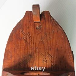 Boîte en bois cintré nordique en art populaire primitif antique sculpté Tine/Svepask 8