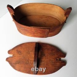 Boîte en bois cintré nordique en art populaire primitif antique sculpté Tine/Svepask 8