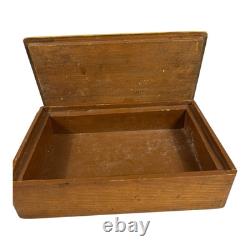 Boîte en bois pour arme à poudre noire en folk art sculptée à la main antique