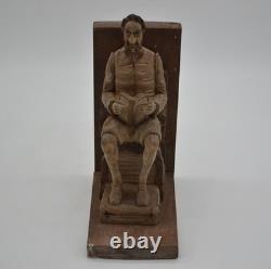 Bouchons de livres sculptés à la main, statue en bois figurative d'homme assis, art populaire