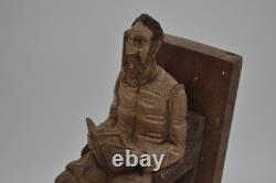 Bouchons de livres sculptés à la main, statue en bois figurative d'homme assis, art populaire