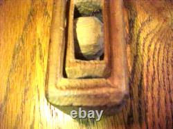 Boule en bois sculptée à la main dans une cage à l'intérieur d'une cage, art populaire fantaisie en bois, insigne de mérite BSA