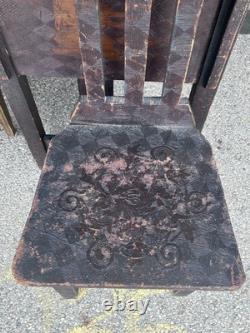 Bureau et chaise en arts et métiers antiques en pyrogravure sculptée, art populaire tramp AAFA années 1910