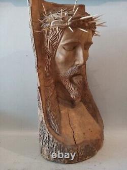 Buste de Jésus-Christ en art populaire sculpté à la main