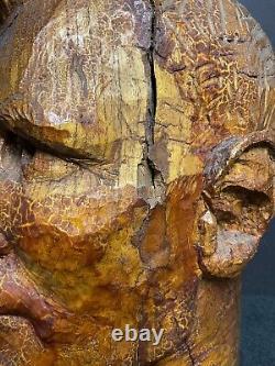 Buste en bois sculpté à la main représentant un homme, art populaire et de grande taille des années 1930