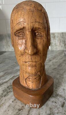 Buste en chêne sculpté à la main de George Washington, art populaire vintage des années 1800 sur socle en noyer