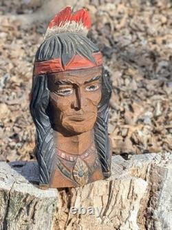Buste indien en bois sculpté à la main, art populaire amérindien antique