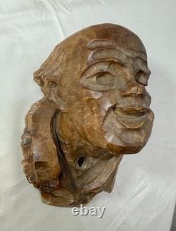 Buste mural en sculpture d'art populaire représentant un vieil homme, en bois sculpté à la main, du 19e siècle, style victorien.