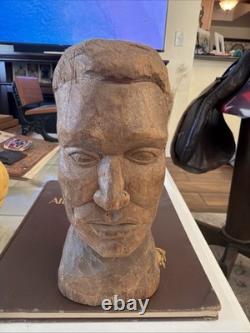 Buste sculpté d’art populaire ancien, signé MZ