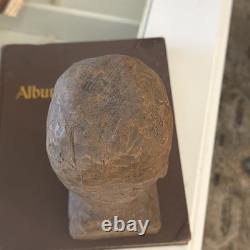 Buste sculpté d’art populaire ancien, signé MZ