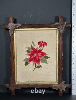 CADRE ANTIQUE en ART TRAMP Sculpté avec Poinsettia en Broderie au Point de Laine Art Populaire Victorien en Bois